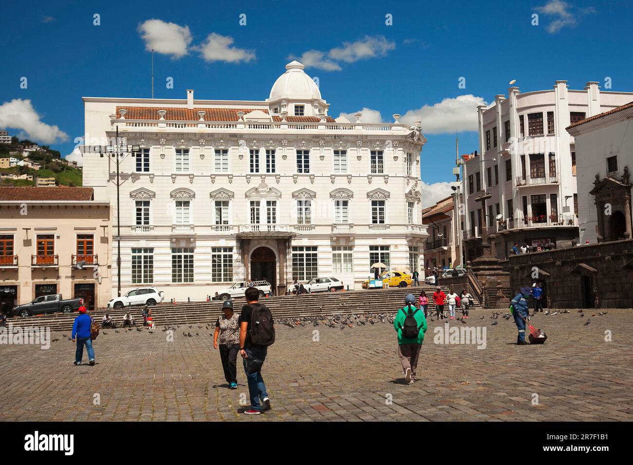 Colonial building in Plaza De San Francisco at the historic center