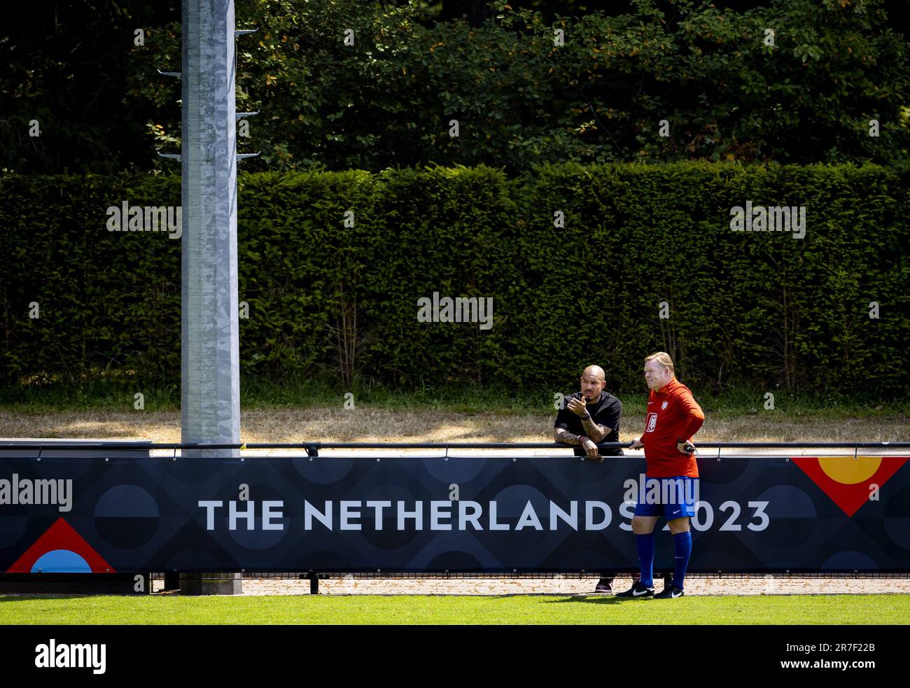 ZEIST - Holland coach Ronald Koeman and Nigel de Jong, director of top football of the KNVB during a training session of the Dutch national team at the KNVB Campus on June 15, 2023 in Zeist, the Netherlands. The Dutch national team is preparing for 3rd and 4th place in the Nations League against Italy or Spain. ANP KOEN VAN WEEL Stock Photo