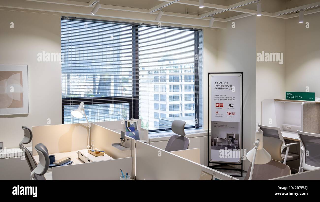 Open office layouts hi-res stock photography and images - Alamy