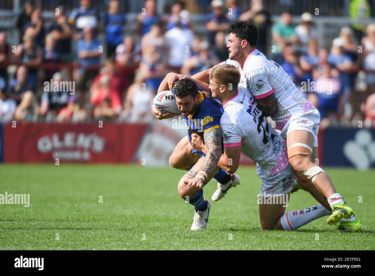 Leeds rhinos vs wakefield trinity hi-res stock photography and images - Page 9