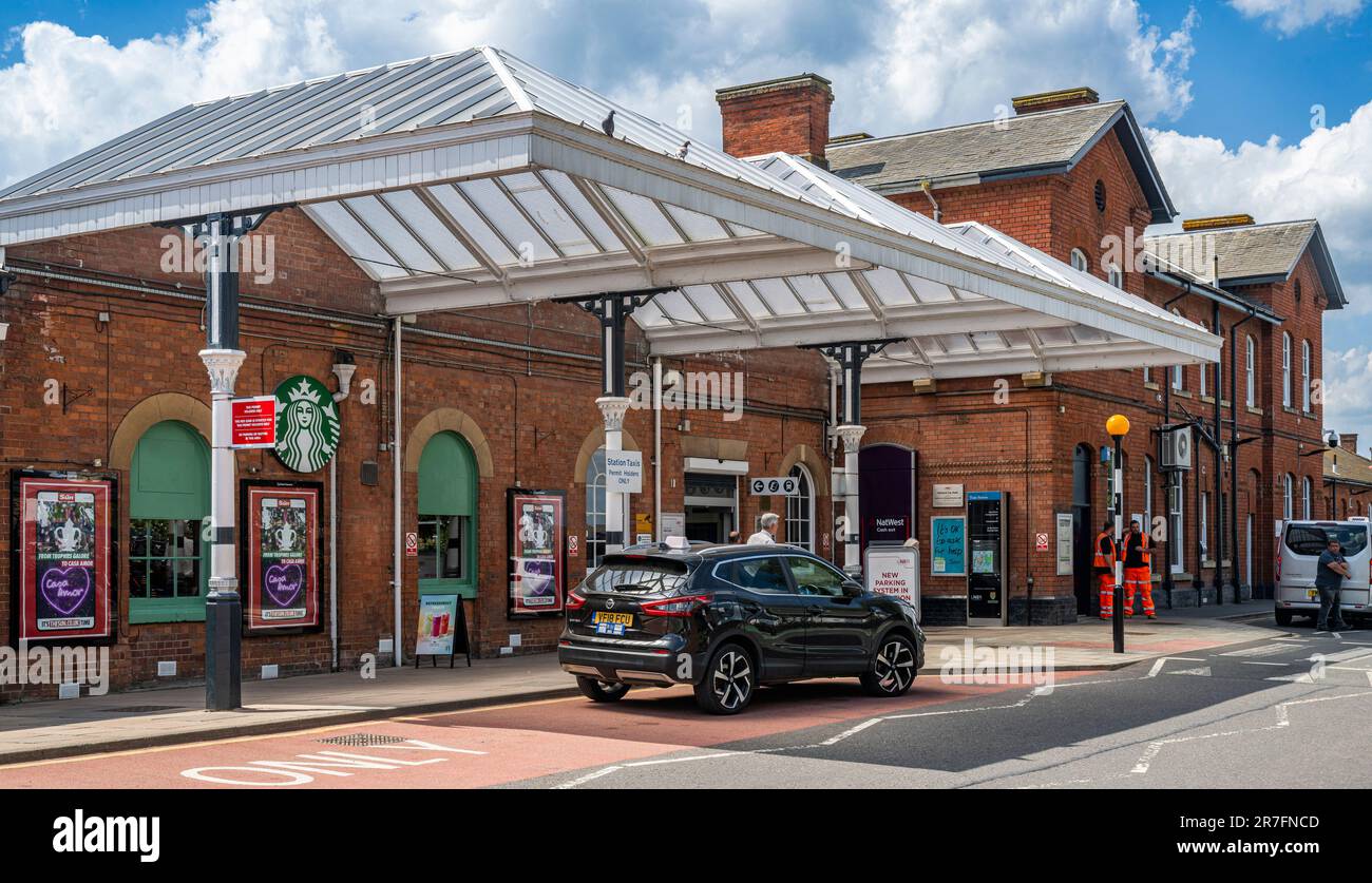 Grantham, Lincolnshire, UK – The entrance to Grantham Train Station or the Railway Station Stock Photo