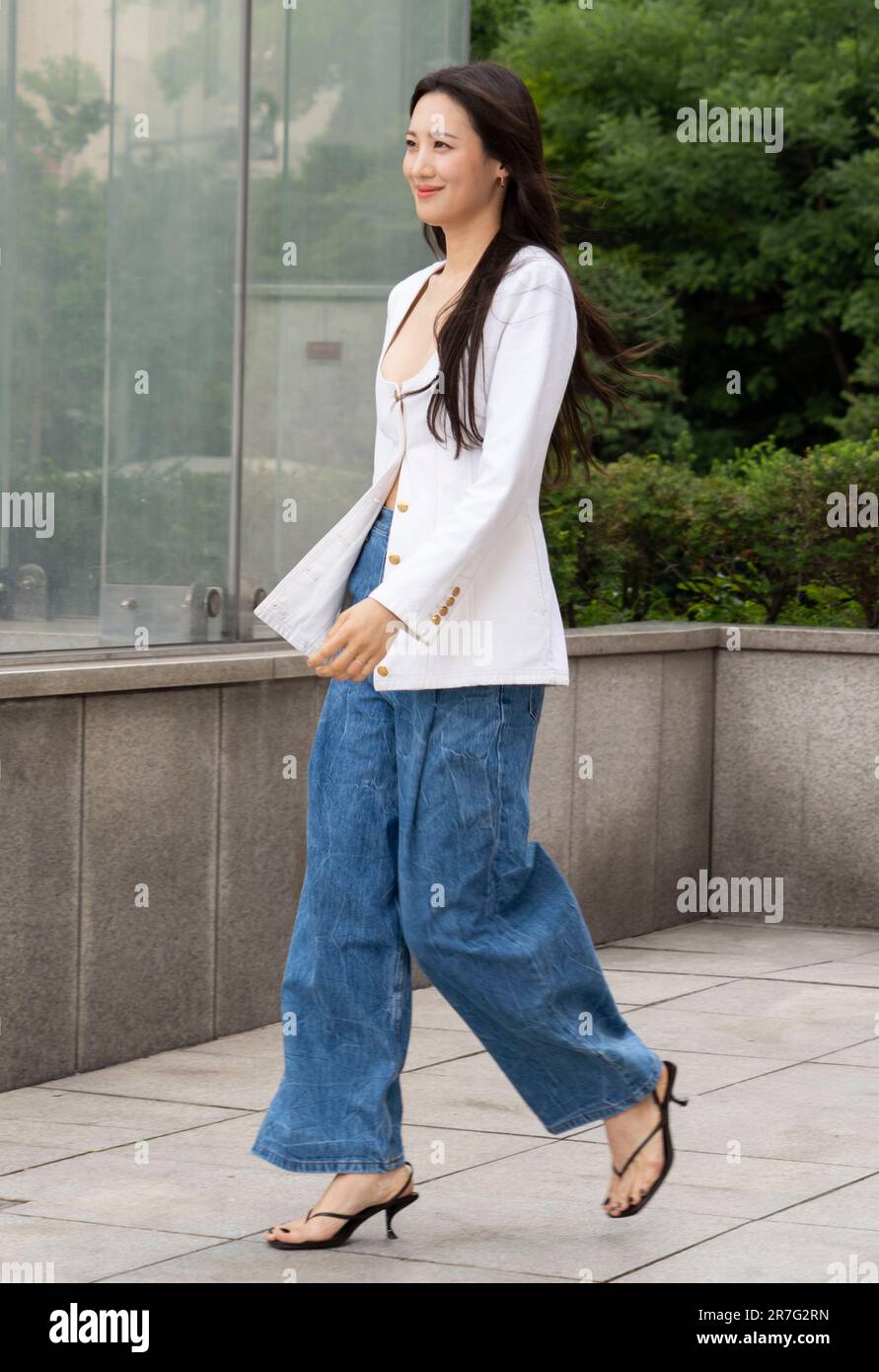 Wide Leg Jeans, Streets of Seoul