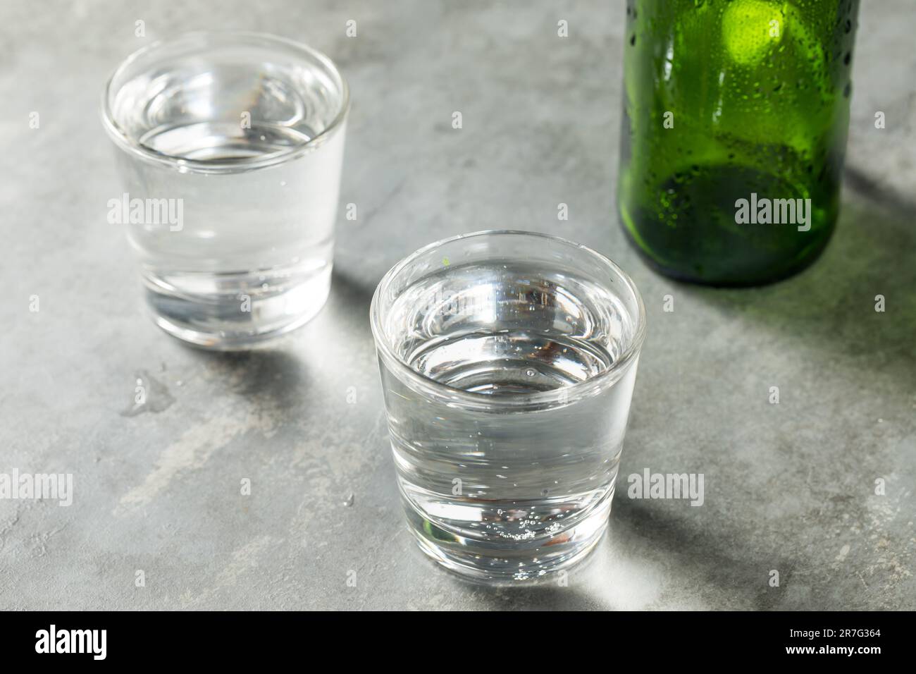 Cold Refreshing Sparkling Mineral Water In A Glass Stock Photo Alamy mixyfotos-ru