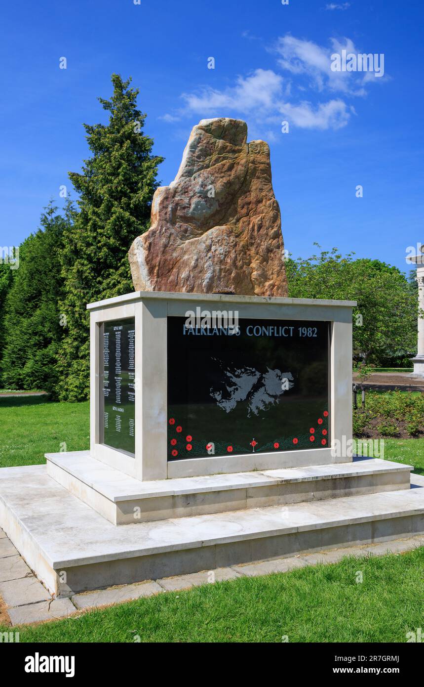 The Falklands Memorial in Alexandra Gardens, Cathays Park, Cardiff, Wales, UK Stock Photo