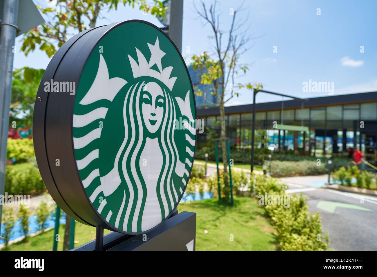 Starbucks coffee green sign logo hi-res stock photography and