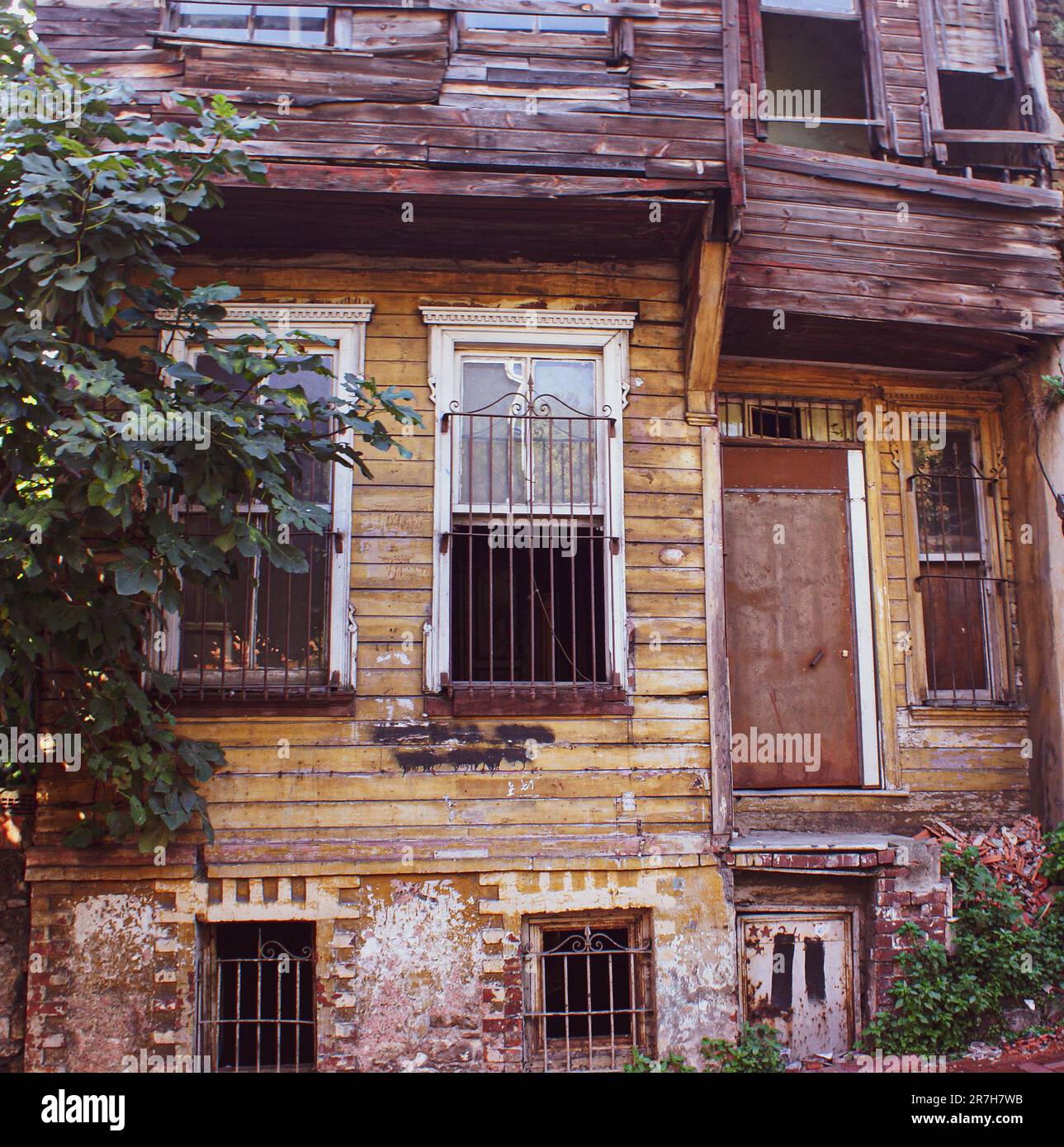 A full frame shot of bandoned building Stock Photo - Alamy