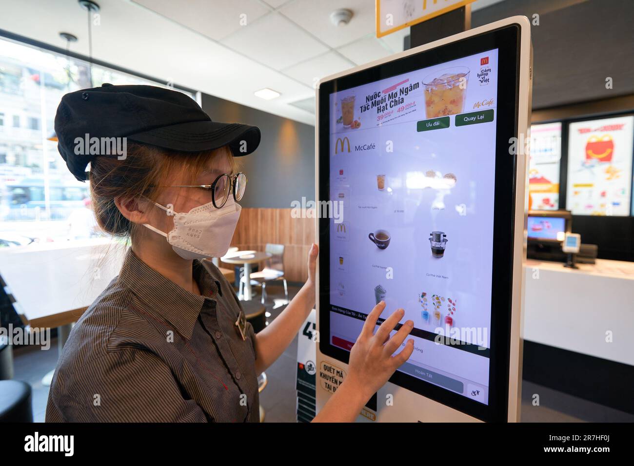 Mcdonalds self order kiosk hi-res stock photography and images - Alamy