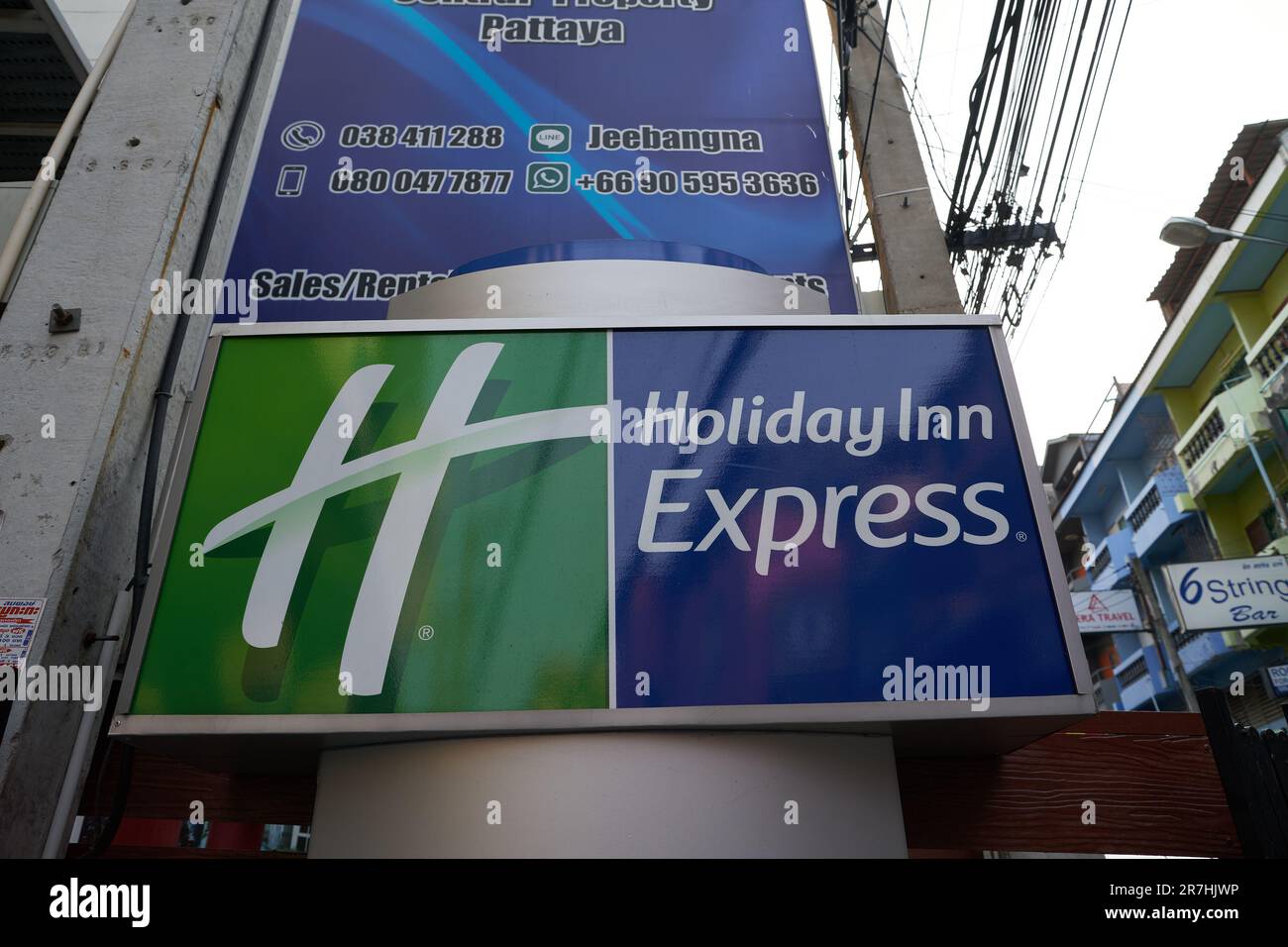 PATTAYA, THAILAND - CIRCA APRIL, 2023: close up shot of Holiday Inn Express sign as seen in Pattaya Stock Photo