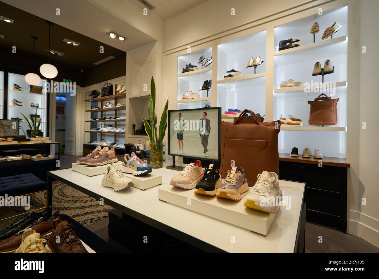 Cole haan store dadeland mall