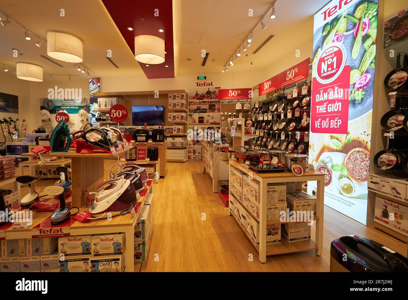 Tefal store hi-res stock photography and images - Alamy