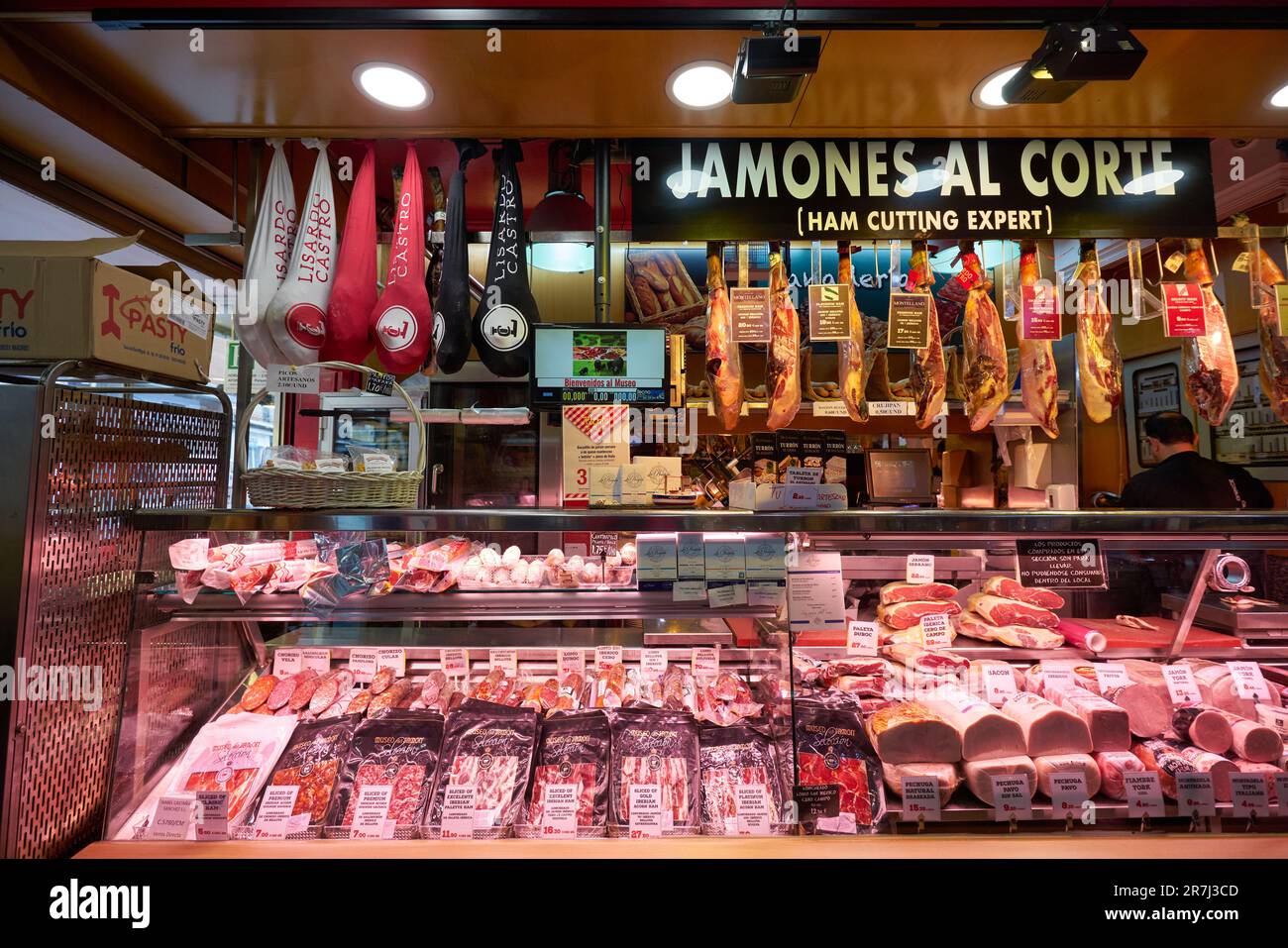 Spain Store Spain madrid grocery store display hi-res stock photography and images ...
