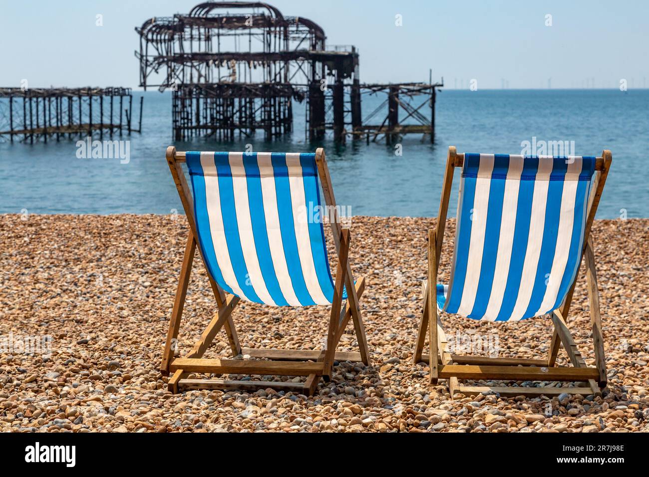 Deck chairs on brighton beach hi-res stock photography and images - Alamy