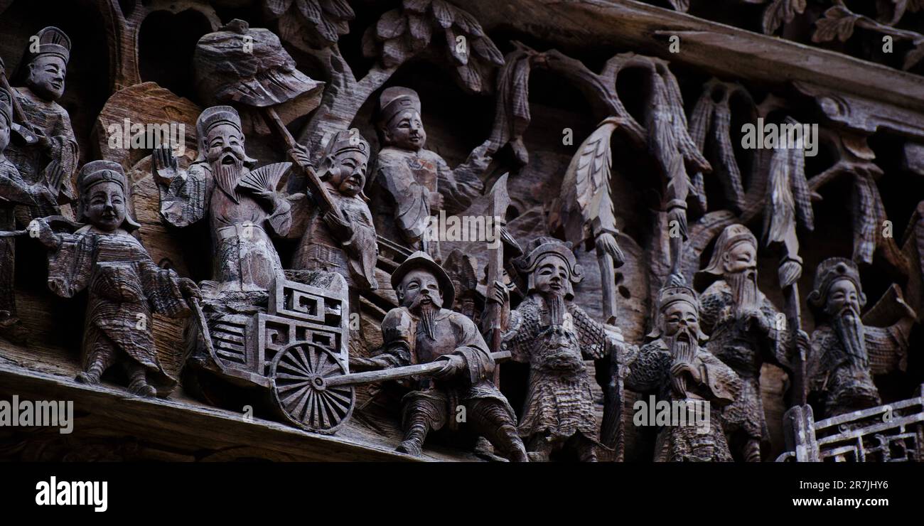 Symmetrical wood carving hi-res stock photography and images - Alamy