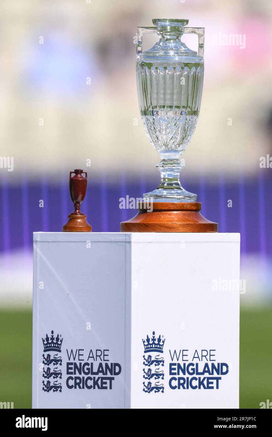 The Ashes trophy during the LV= Insurance Ashes First Test Series Day 1 England vs Australia at Edgbaston, Birmingham, United Kingdom, 16th June 2023  (Photo by Craig Thomas/News Images) Stock Photo