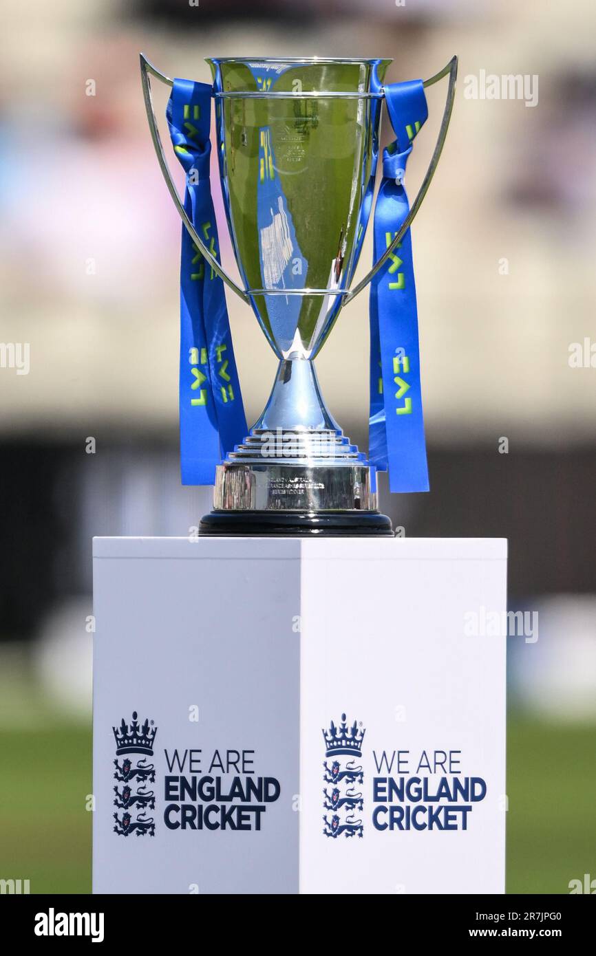 LV LV= Insurance trophy during the LV= Insurance Ashes First Test Series Day 1 England vs Australia at Edgbaston, Birmingham, United Kingdom, 16th June 2023  (Photo by Craig Thomas/News Images) Stock Photo