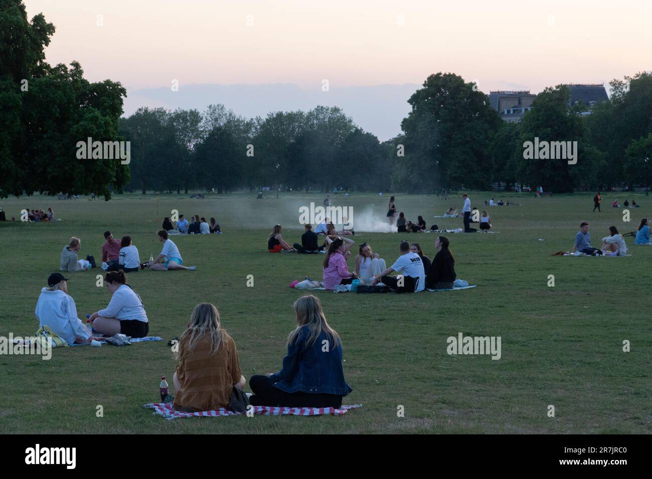UK weather, Clapham, London, 15 June 2023 On a hot summer evening