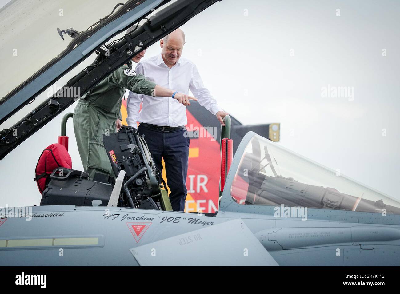Steven R.kay Pilot Riverside California Jagel, Germany. 16th June, 2023. German Chancellor Olaf Scholz (SPD, r ...