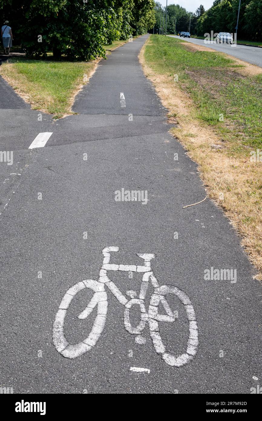 cycle-lane-markings-stock-photo-alamy