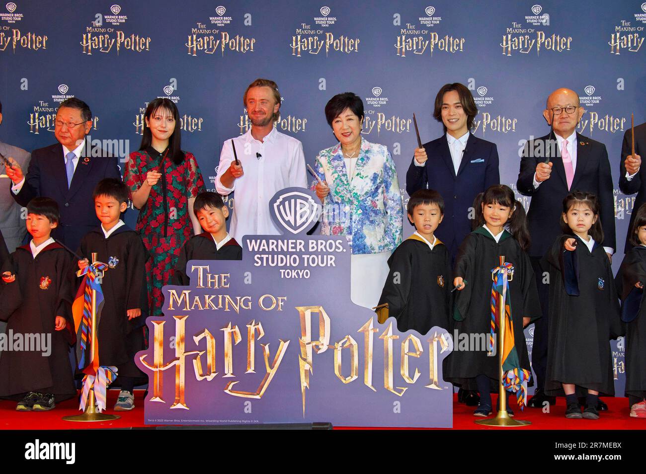 Minami Hamabe, Tom Felton, Yuriko Koike und Gäste bei der Eröffnung der 