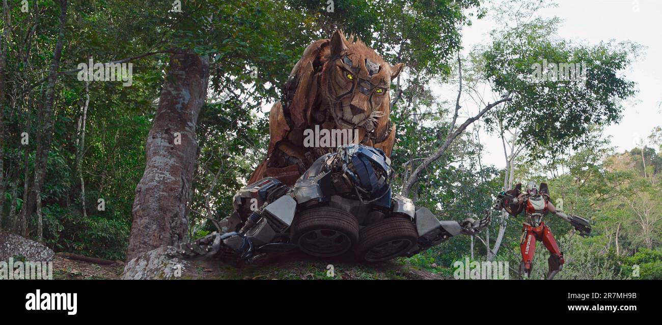 TRANSFORMERS RISE OF THE BEASTS, from left Cheetor (voice Tongayi