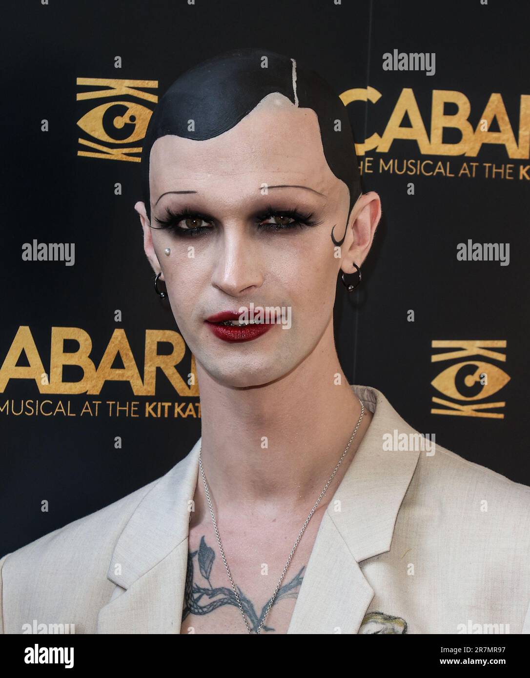 Kit kat club hires stock photography and images Alamy