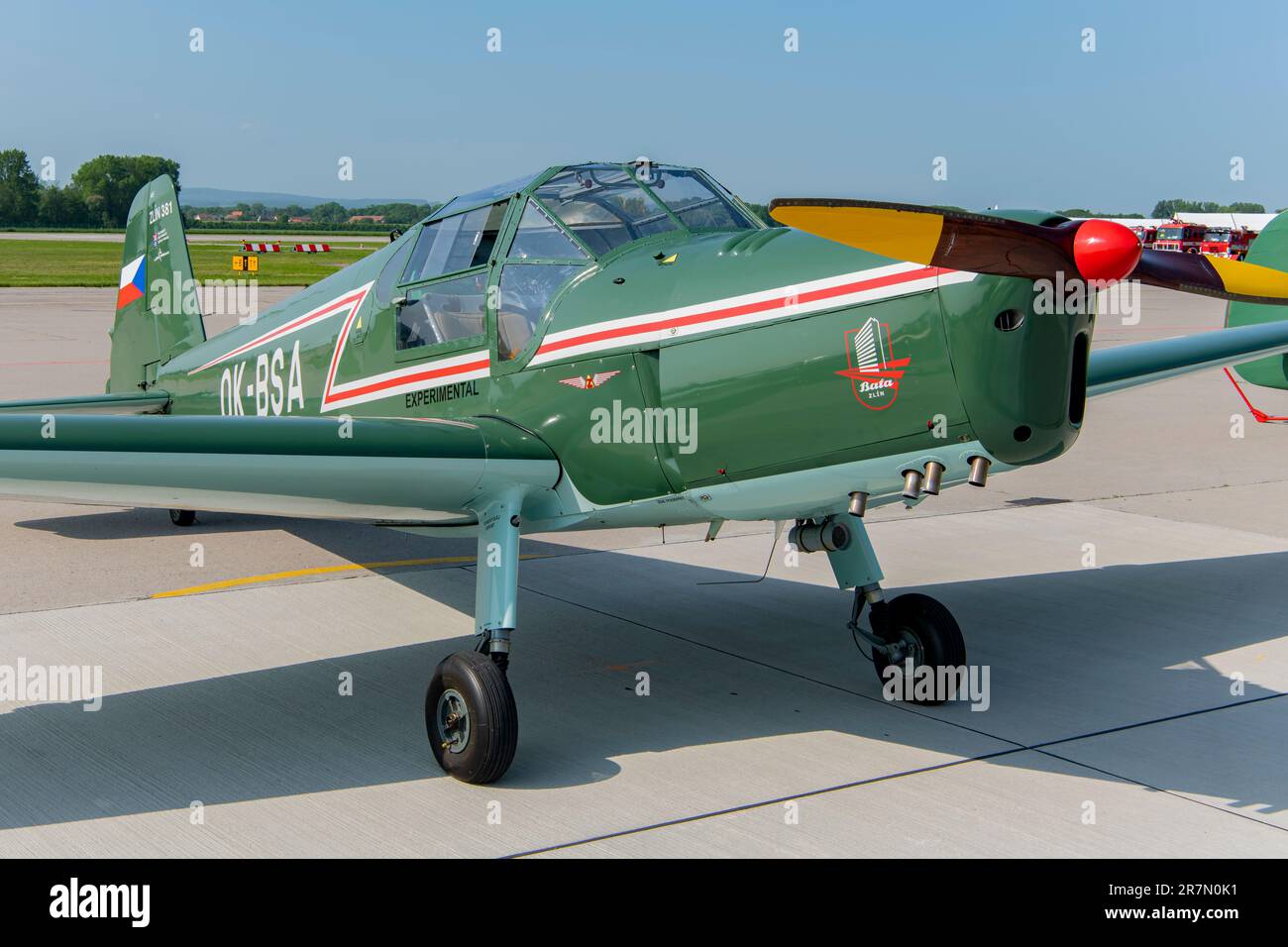 Low wing two seater aircraft hi-res stock photography and images - Alamy