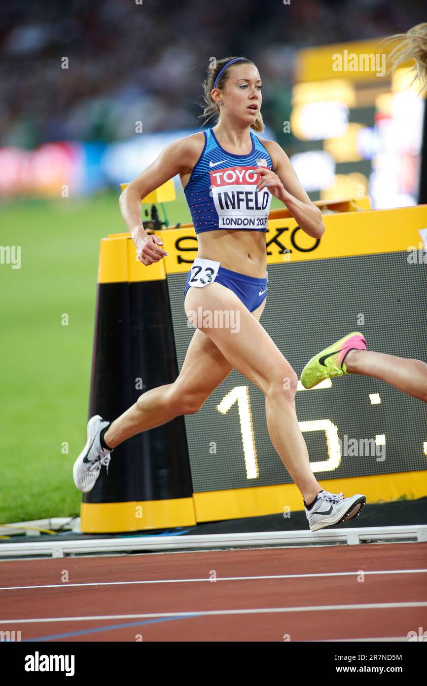 Emily Infeld participating in the 10.000m final at the World Athletics