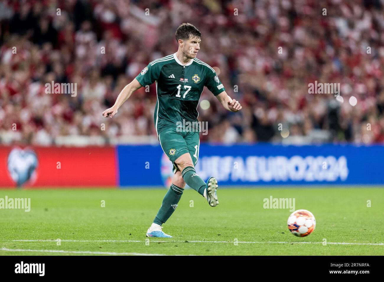 Paddy mcnair northern ireland international footballer hi-res stock  photography and images - Alamy