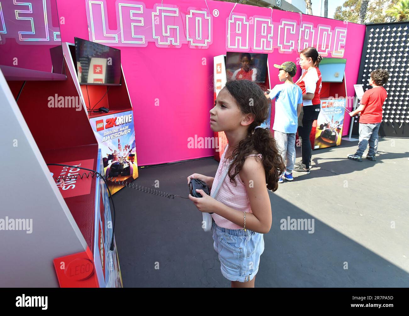 IMAGE DISTRIBUTED FOR THE LEGO GROUP Girls and their families enjoy