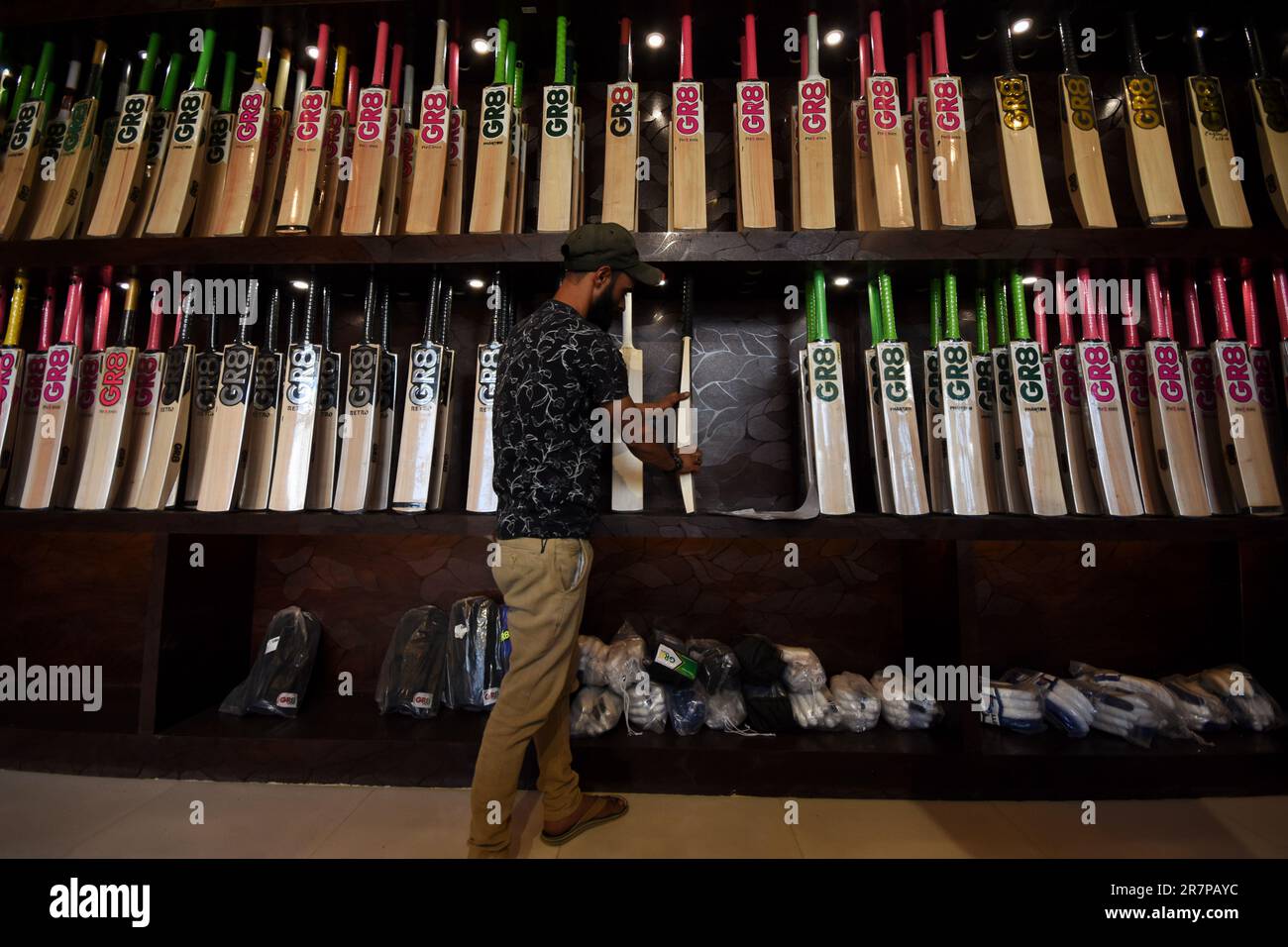 Cricket bat factory hires stock photography and images Alamy