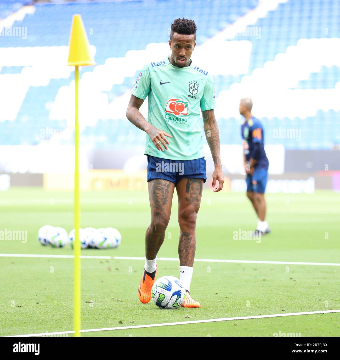 Sabadell, Barcelona, Spain. 16th June, 2023. Barcelona Spain 16.06.2023 Eder Militao (Brazil) control the ball during the training Brazil at RCDE Stadium on 16 June 2023 in Barcelona. (Credit Image: © Xavi Urgeles/ZUMA Press Wire) EDITORIAL USAGE ONLY! Not for Commercial USAGE! Stock Photo