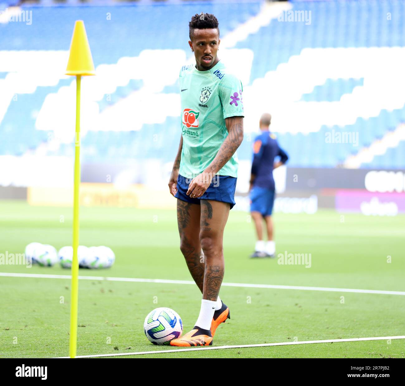 Sabadell, Barcelona, Spain. 16th June, 2023. Barcelona Spain 16.06.2023 Eder Militao (Brazil) control the ball during the training Brazil at RCDE Stadium on 16 June 2023 in Barcelona. (Credit Image: © Xavi Urgeles/ZUMA Press Wire) EDITORIAL USAGE ONLY! Not for Commercial USAGE! Stock Photo