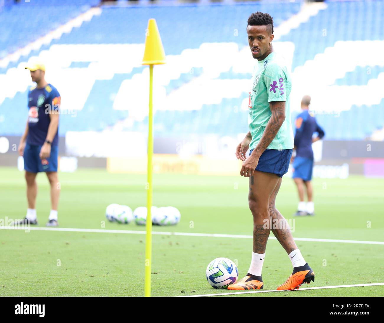 Sabadell, Barcelona, Spain. 16th June, 2023. Barcelona Spain 16.06.2023 Eder Militao (Brazil) control the ball during the training Brazil at RCDE Stadium on 16 June 2023 in Barcelona. (Credit Image: © Xavi Urgeles/ZUMA Press Wire) EDITORIAL USAGE ONLY! Not for Commercial USAGE! Stock Photo