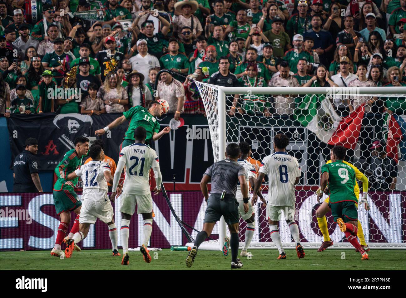 Mexico forward Santiago Giménez (11) heads the ball wide of the goal during a Concacaf Nations