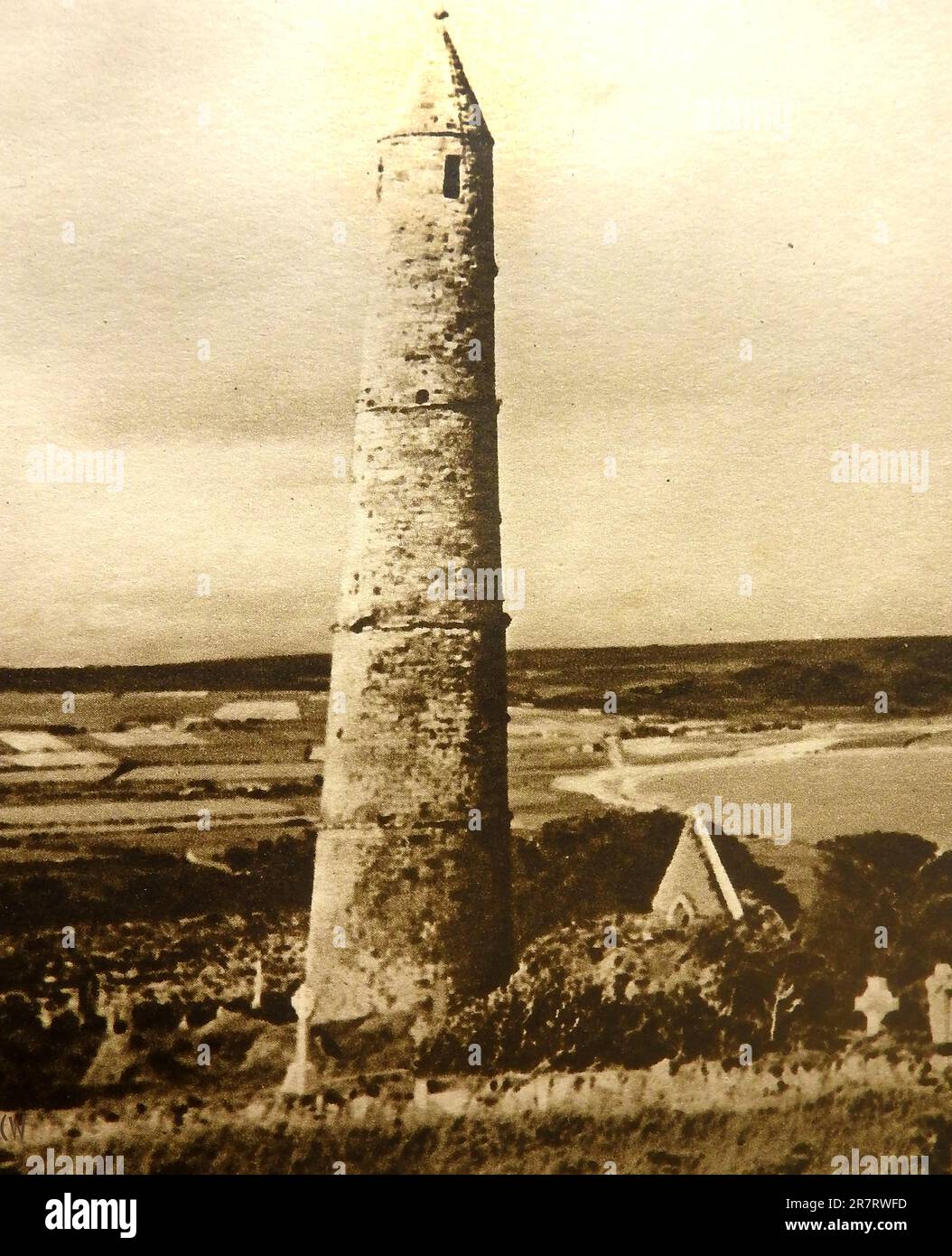 A 1933 view of the 12th century Round Tower of Ardmore, County