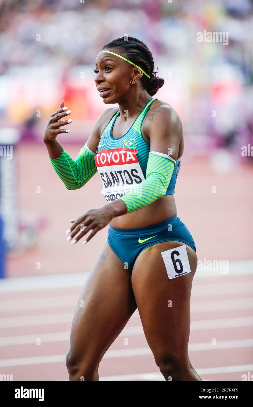 Rosângela Santos participating in the 200 meter at the World Athletics