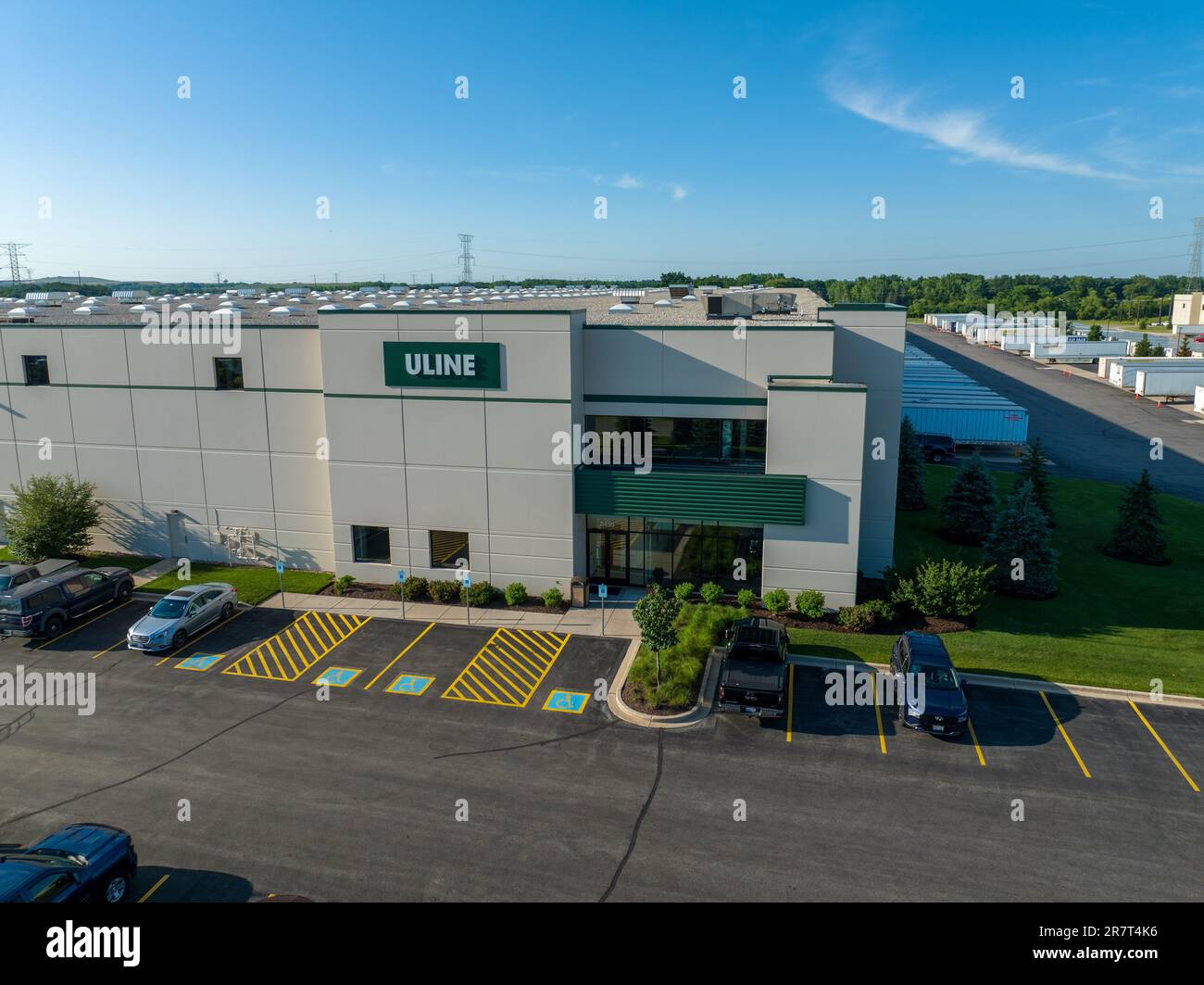 An aerial view of the Uline office supplies warehouse in Kenosha, Wisconsin, USA Stock Photo