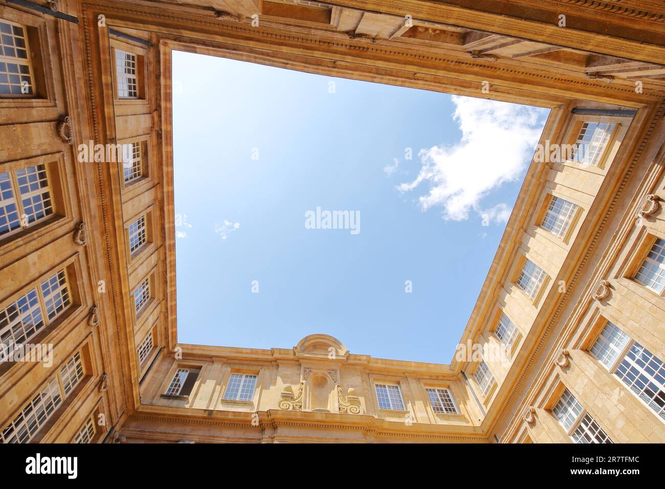 Inner courtyard with view upwards of the Bibliotheque de la Halle aux grains and former granary
