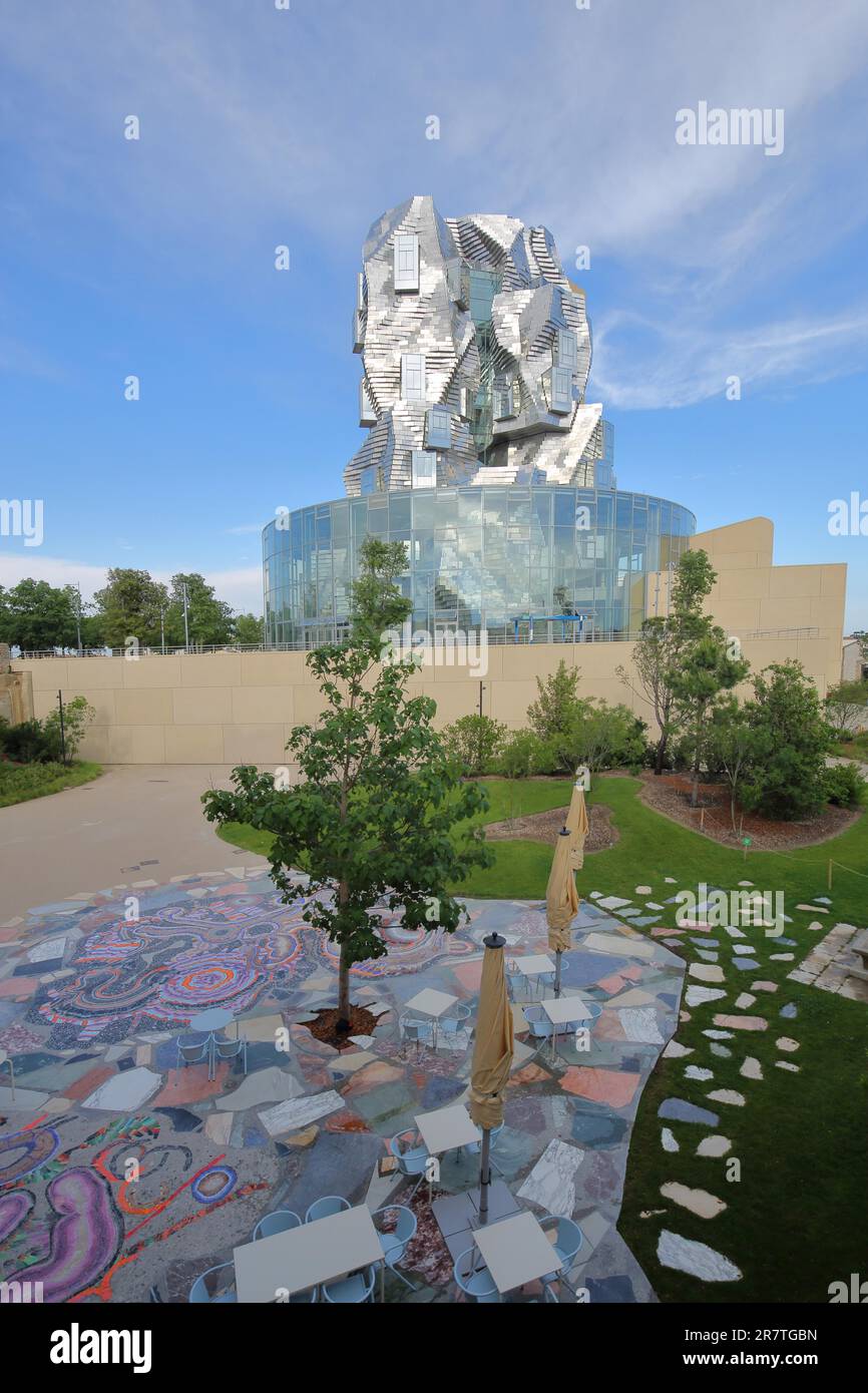 Parc des Ateliers and modern building Tour Luma 56m high by architect ...