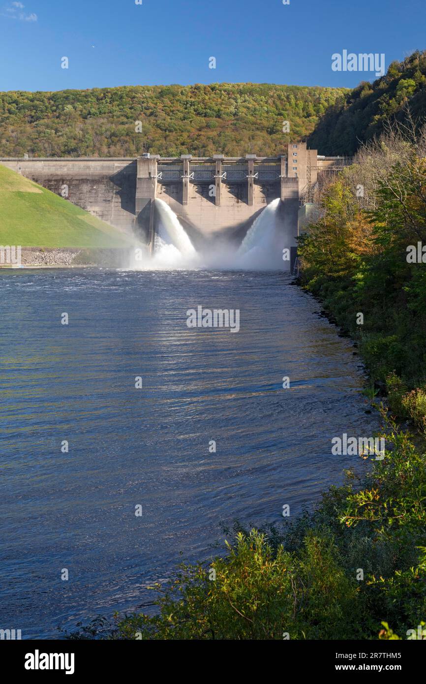 Warren, Pennsylvania, The Kinzua Dam on the Allegheny River in northwest Pennsylvania. The dam