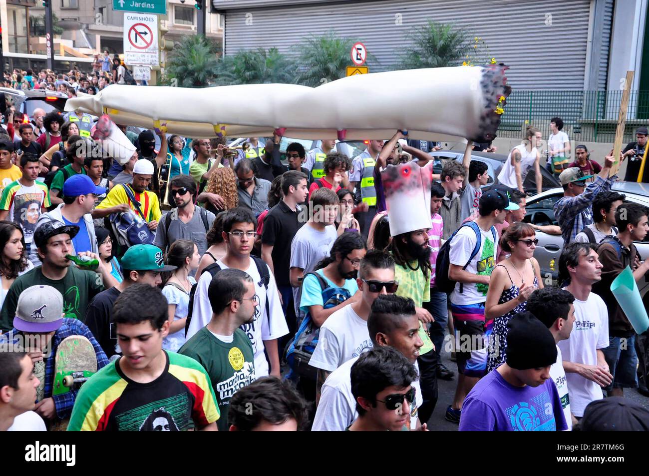 São Paulo SP Brazil June 17 2023 Protesters participate in the marijuana march that takes place this Saturday (17) in São Paulo. Credit: Cris Faga/Alamy Live News Stock Photo