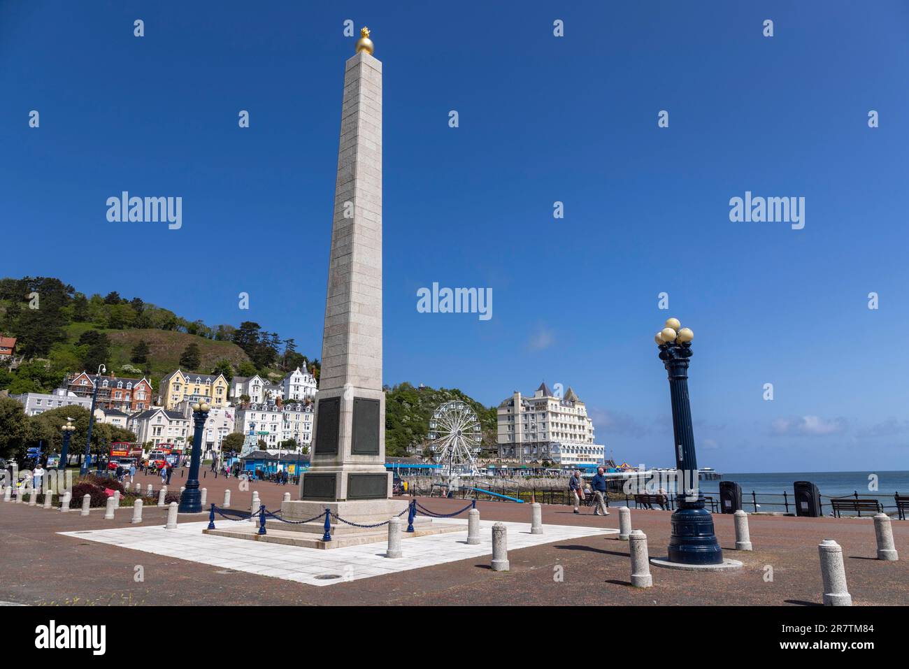 Monument, junction of North Parade and South Parade, seafront