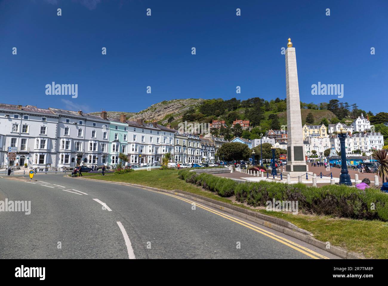 Monument, junction of North Parade and South Parade, seafront