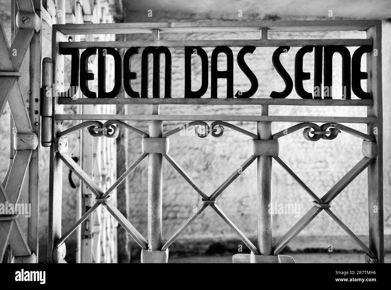 Entrance gate to beech forest concentration camp with the saying JEDEM DAS SEINE in Bauhaus script by Franz Ehrlich, former beech forest Stock Photo