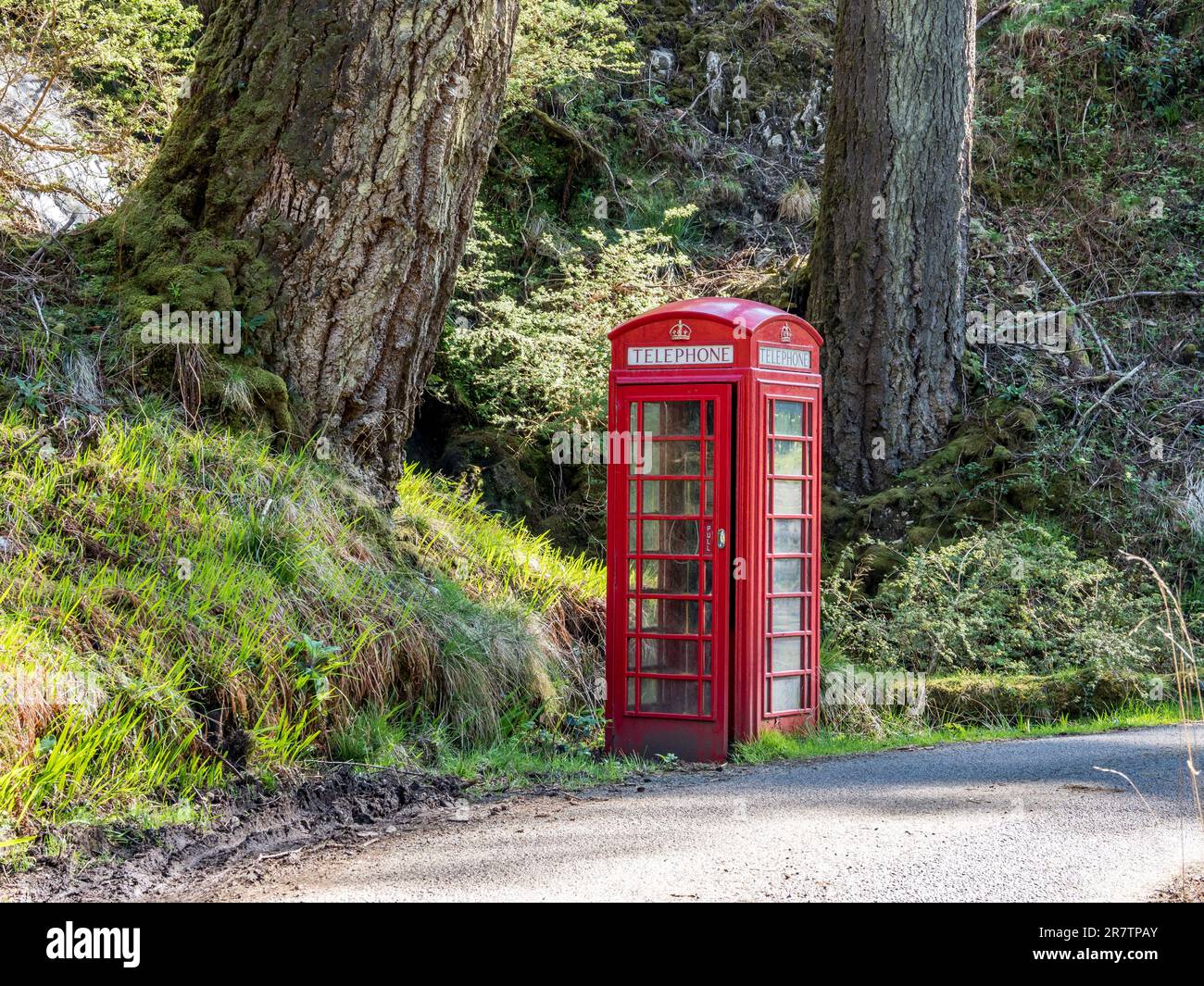 Lonely telephone booth hi-res stock photography and images - Alamy