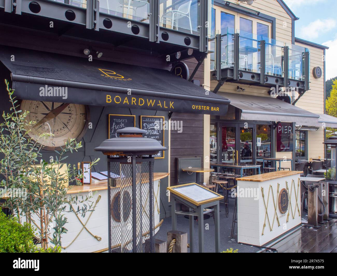 Boardwalk bar hires stock photography and images Alamy