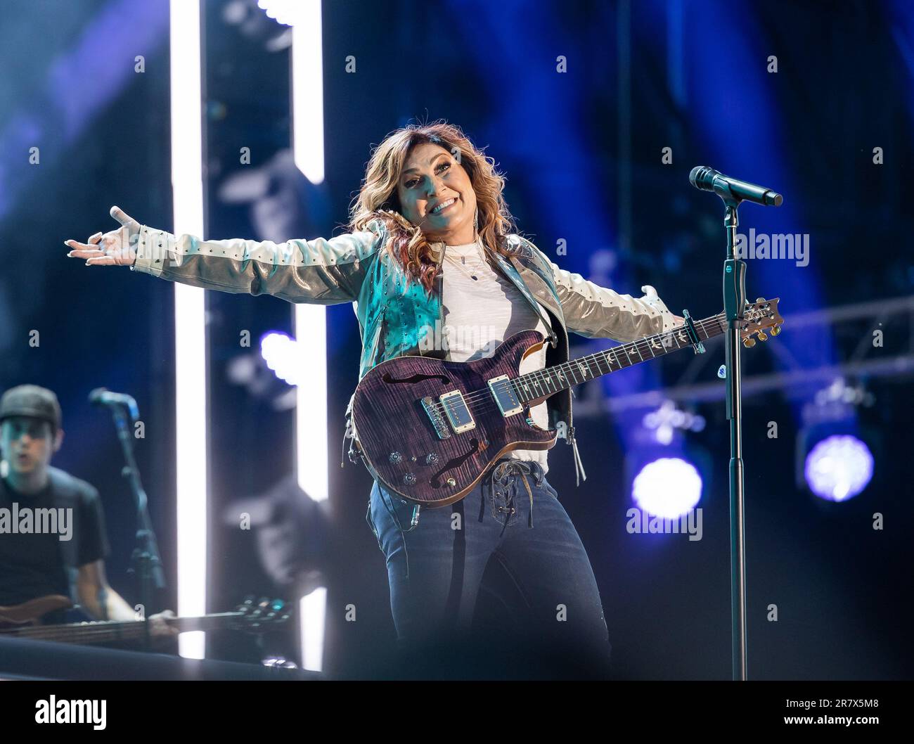 Cma Thursday Jo dee messina cma fest hi-res stock photography and images - Alamy