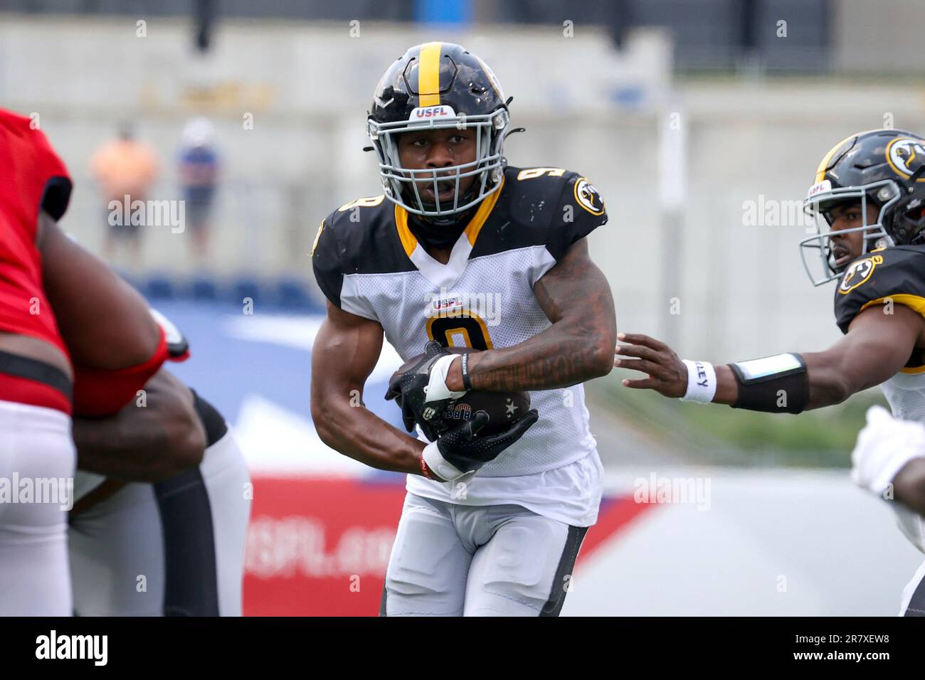 Maulers reveal new black-and-gold uniforms