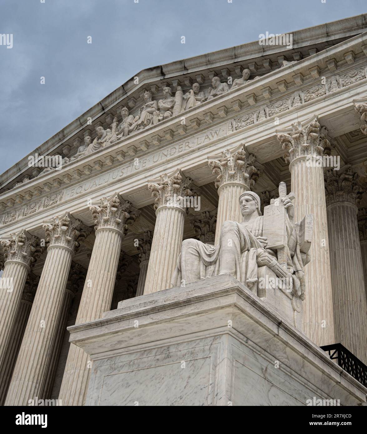 The Supreme Court Building in Washington D.C. Completed in 1935, the building serves as the home of the Supreme Court of the United States, the highes Stock Photo