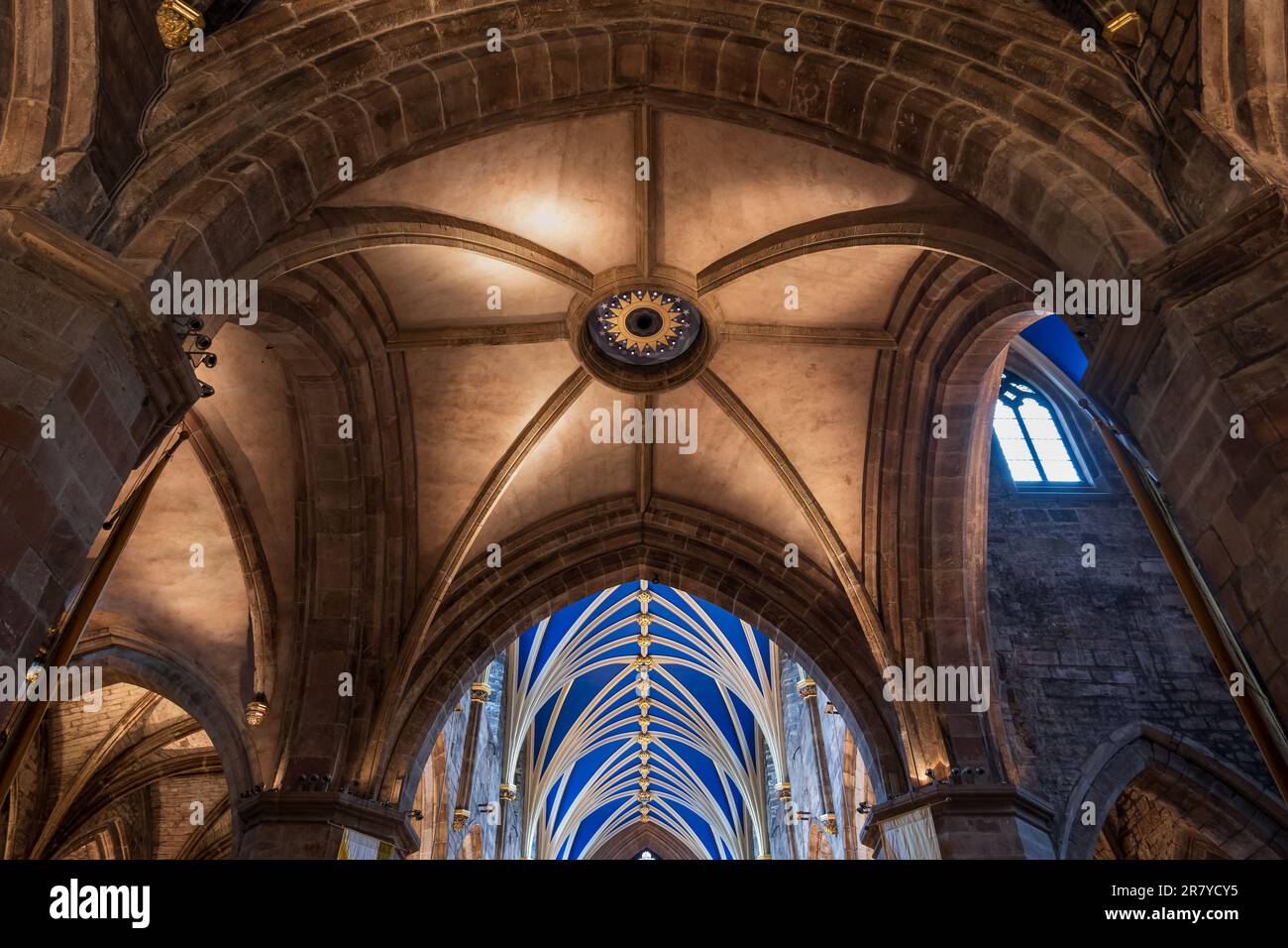 St. Giles Cathedral interior with rib and tierceron vault in Edinburgh, Scotland, UK. Parish church also known as the the High Kirk, located in the Ol Stock Photo